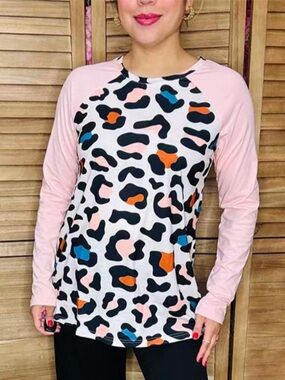 Southern Stitch XL Leopard Spot‎ Raglan Shirt in Pink, Black & Orange